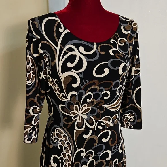 Elegant Maxi Dress Size Large - Picture 2 of 7